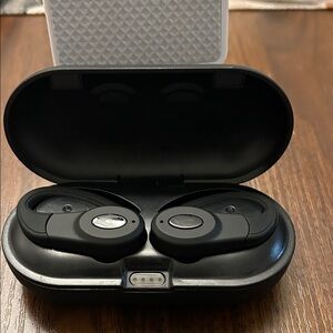 Entry Black Wireless Earbuds with Charging Dock
